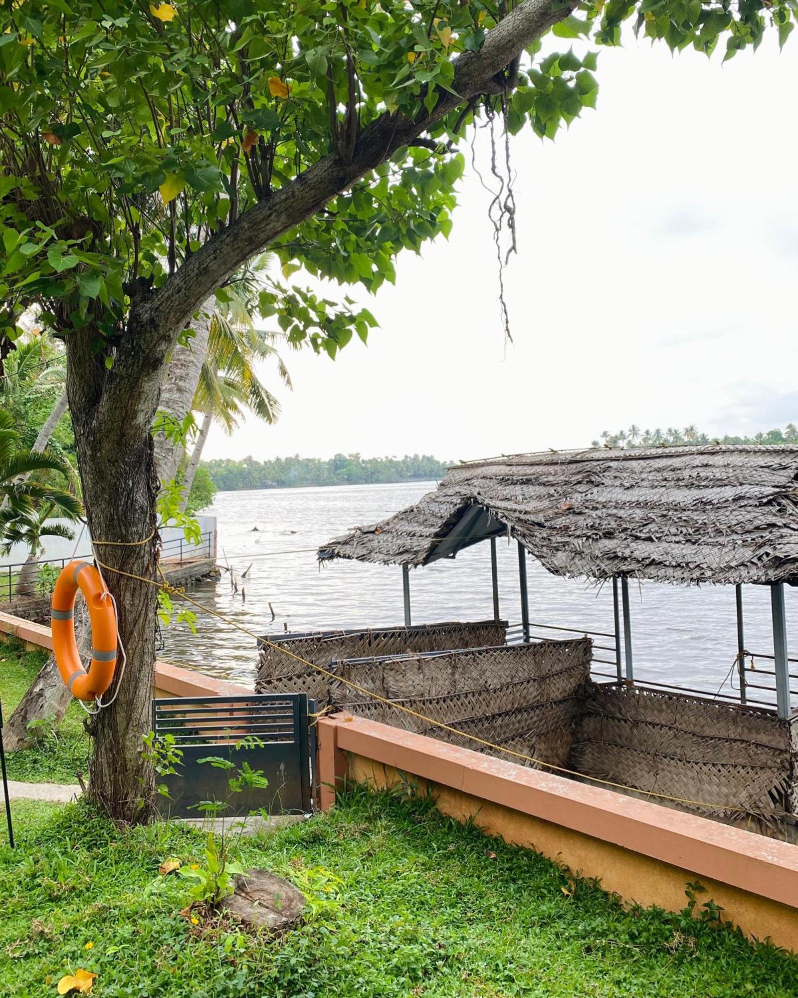 Waterfront By Palmyra Apartman Kollam Kültér fotó